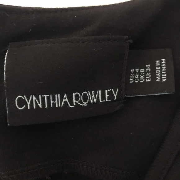 Simple black dress - Picture 2 of 2